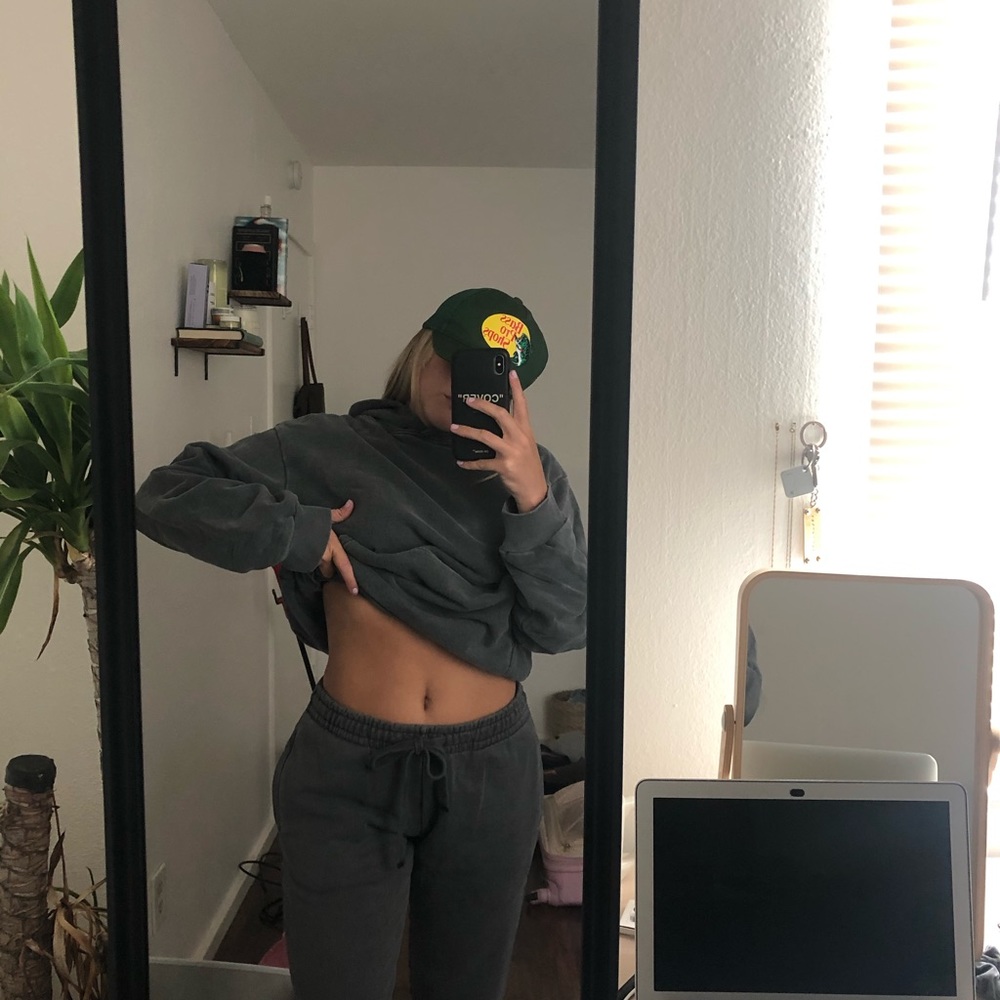 TALENTLESS matching sweat shirt and sweatpants
